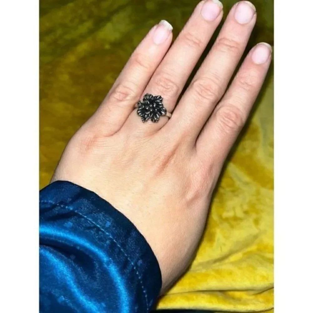 Fossil Flower Stainless Steel Oxidized Ring